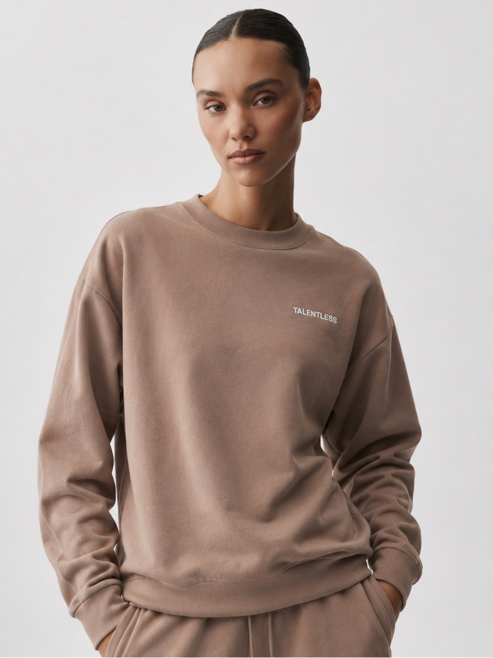 TALENTLESS Crewneck Sweatshirt in Taupe Brown